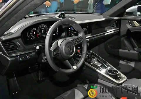 2025进博会：711马力_25秒破百 新款保时捷911 Turbo S国内首发-1