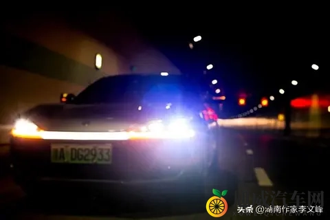 银十销冠炸场！零跑月卖7万成新王，去年还差点倒闭？（随笔）-2