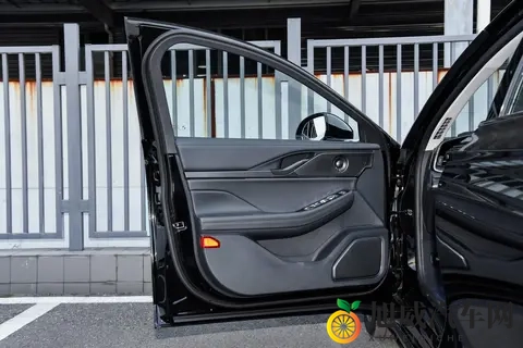 林肯Z配置差异化分析,混动、纯燃油具体该怎么选?-2