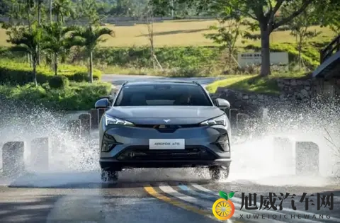 极狐T5纯电版吊打尚界H5:麦格纳制造+81%高强钢,耐用又安心-1