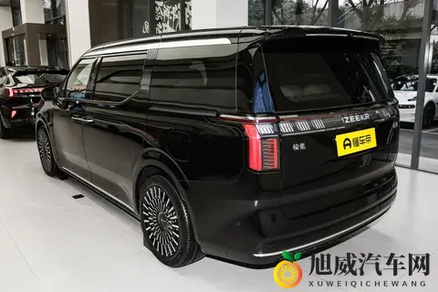 极氪009四驱长续航版：850km续航的家庭出行新标杆-1