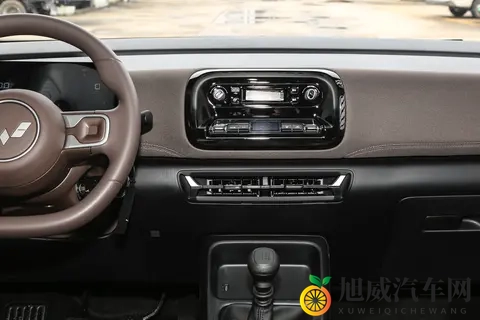 家用MPV如何选？五菱星光730插混版，全家人都满意的一台车-2