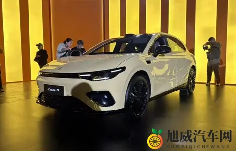 零跑Lafa5预售1058万起，比萤火虫便宜且续航高-1