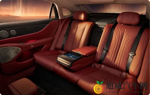 岚图10月交付稳增，双旗舰车型布局高端新能源市场-1