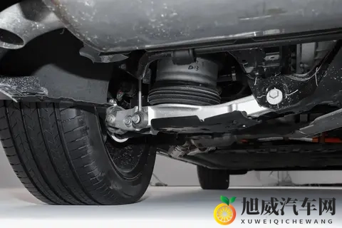 别急着买问界M7！零跑D19盲订开启，增程版也有500km纯电续航-2