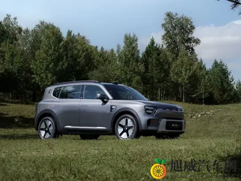 实测油耗52L，开出去像奔驰，16万混动SUV怎么选？-3