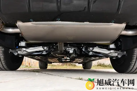 试驾2026款领克09：配置丰富，实力均衡，适合家用-3