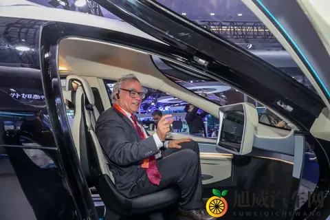 2025世界动力电池大会在四川宜宾开幕#-1