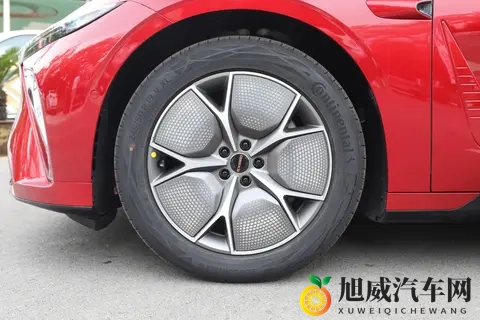 新手怕停车难?这车自己能搞定!置换再补1万,轻松拥有不纠结-1