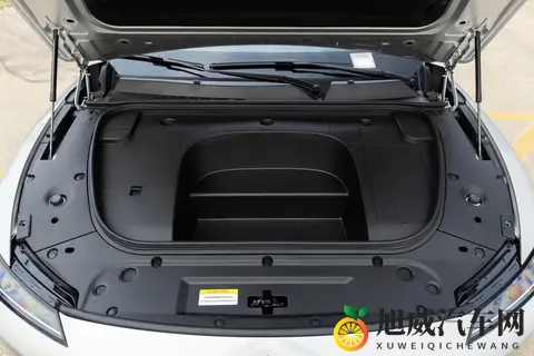 东风奕派eπ007+：新能源轿跑新风向，科技与实用齐飞-2