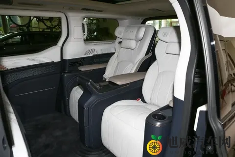 极氪009宜商宜家，大空间纯电MPV，续航900公里，轴距3205毫米-3