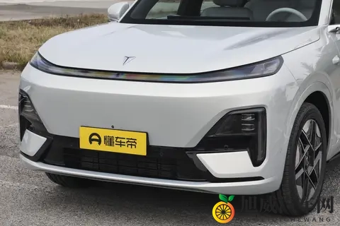 家庭用车别只看理想L9！深蓝S09几大核心优势，让全家人都满意-2