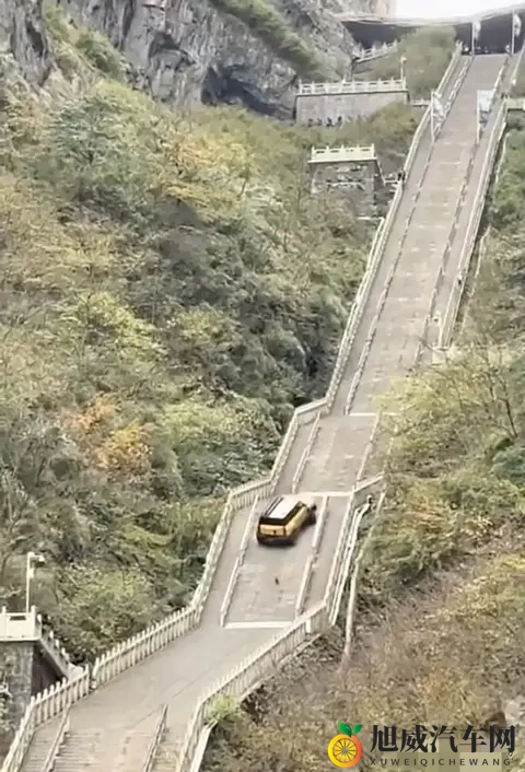 奇瑞天门山测试翻车溜车撞坏护栏后连夜致歉网友:营销别拿安全赌-2