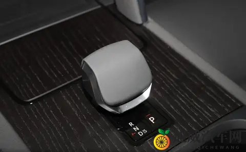 能家用能越野，路虎发现运动产品力均衡，共有三款配置可选-3