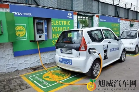 美女差差差：时尚与性能：揭秘汽车挑选全攻略-2