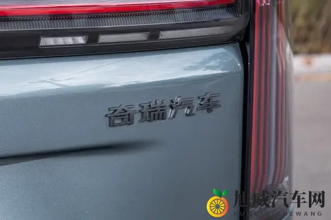 捷途 X70L 太卷了！CDC 魔毯底盘 + 32 种座椅，晕车党狂喜-1