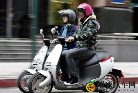 可以看女生不穿衣服的软件:汽车软件革新,智能驾驶生活新体验-2