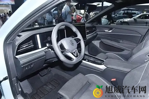 国产性av：汽车创新先锋：国产智能驾驶崛起之路-1