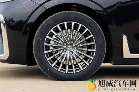 26款岚图梦想家：安全、智能、豪华全面突破，值得试驾体验-3