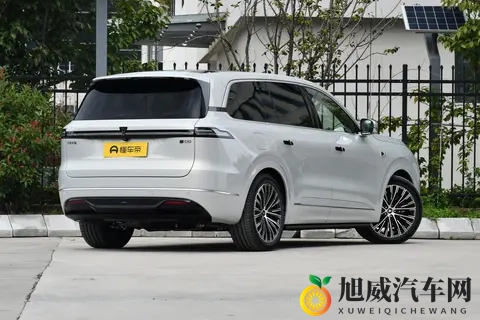 问界M9VS深蓝S09：两种不同的家庭用车理念-3
