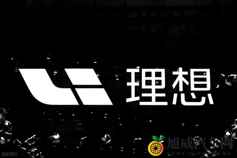 理想 10 月交付 318 万暴跌 38%!累计 146 万背后,纯电救场能否翻盘?-1