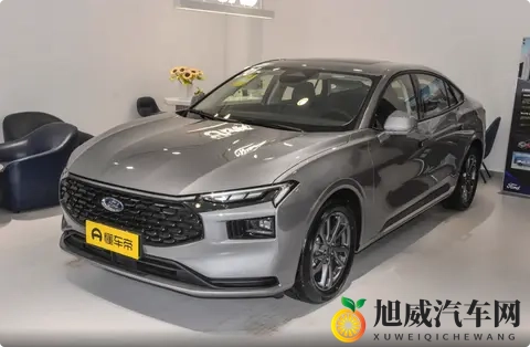 试驾2025款福特蒙迪欧,宽敞空间+全面配置,适合家用-2