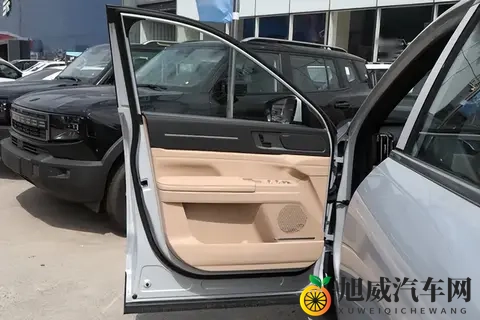 15万级全能SUV选谁？这台车空间大、动力强，还带终身质保-3