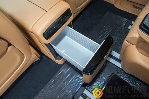 宜商宜家、全面均衡！试驾26款岚图梦想家，到底表现如何？-1