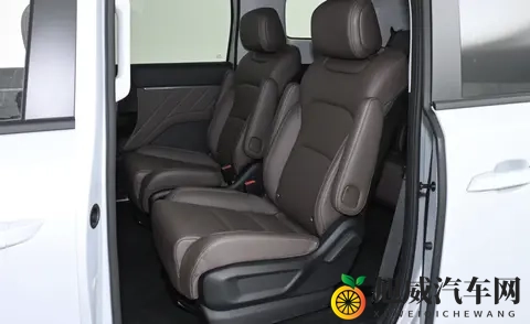 五菱星光730 PHEV：豪华配置+超强续航，仅需1068万-2
