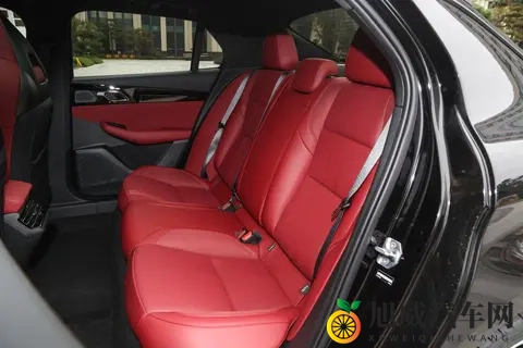 10万级家轿市场迎来“破局者”?体验领克03 2026款15TD DCT Plus-3