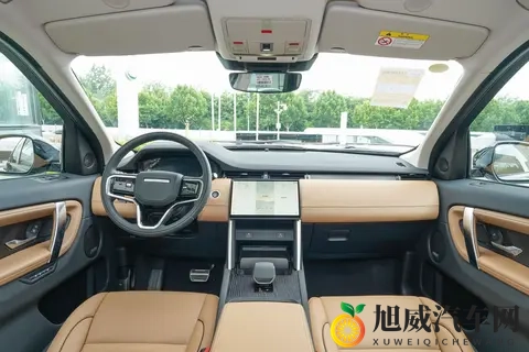 挽起裙子 开腿做运动：汽车驾驶新潮流：操控快感，畅享驾驶盛宴-2