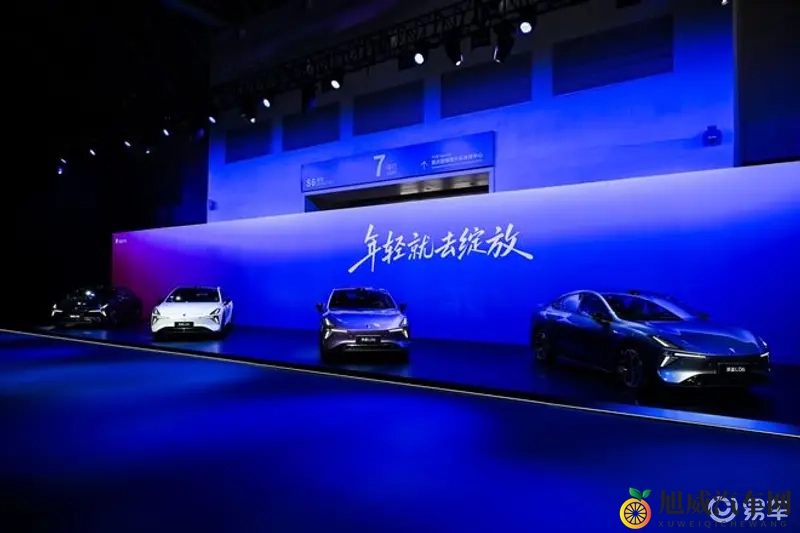 深蓝L06上市1329万起售 给年轻人造驾驶机器-1