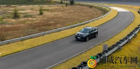 抢先试驾现代EO 羿欧:动力稍逊,刹车忒稳,操控领先-2