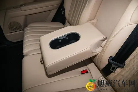 捷途X70L，轴距2820mm，配8AT+CDC，适合家用-1