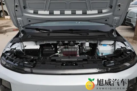 家庭选电车不纠结，10 万级零跑 B01 实用又靠谱！-1