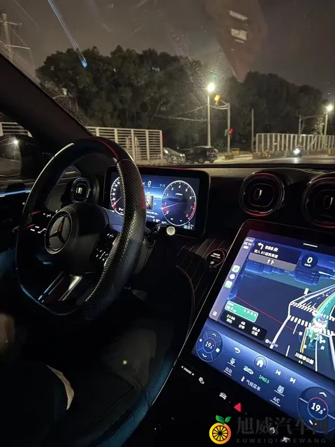 2025款奔驰C级试驾:豪华感真能当饭吃?优缺点扒透-3