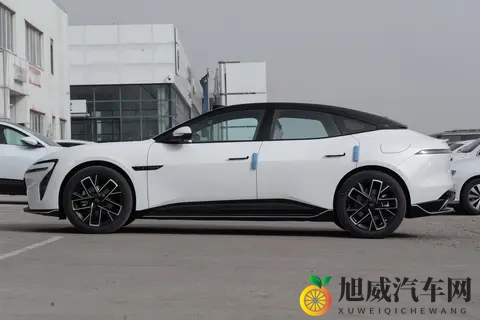 阿维塔06增程版三款配置详解，预算19万起，华为ADS Max加持-1