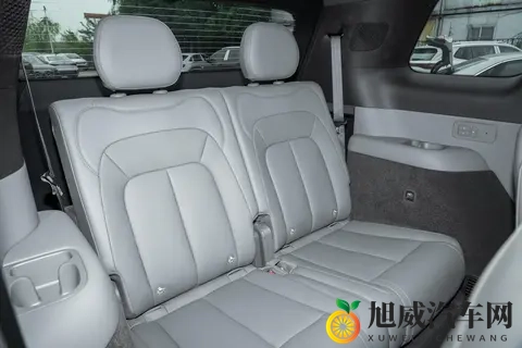 比亚迪又上新！腾势N8L上市，全系6座，配20T插混，值得选吗-3