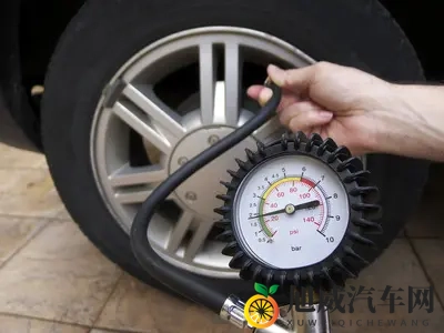 冬季胎压调到这个数最安全！很多老司机都搞错了！-3