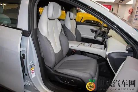 “公路磁悬浮” 到底是噱头还是真功夫？深蓝L06这些细节太戳心-3