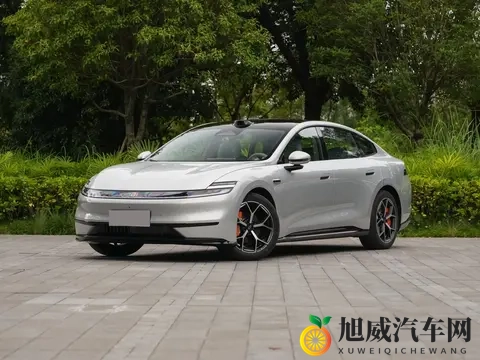 长安掀桌子了！全新中大型车配6C快充+双叉臂前悬，售价1099万起-3