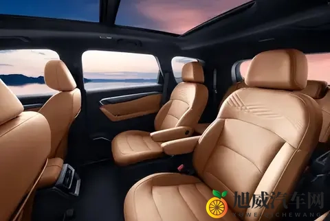 新款豪越L新增15T+5座，146寸屏+Flyme Auto，空间更大油耗更低-2