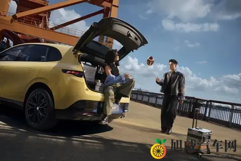 零跑Lafa5开启预售,预售价1058-1318万元-1