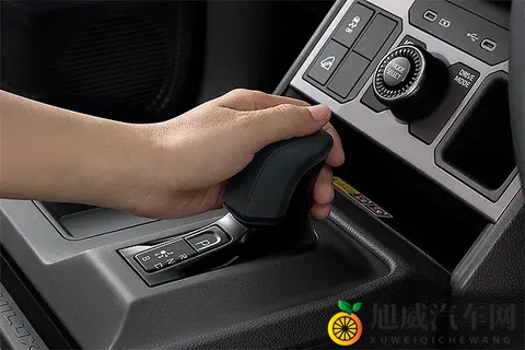 丰田全新Hilux发布，竟然还有电动版，这还是丰田吗？-3