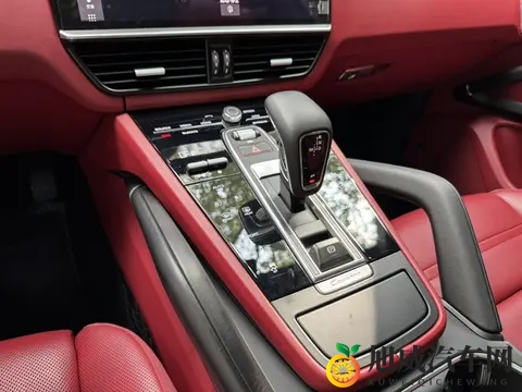 一手保时捷Cayenne：三年车龄，558万，奶爸的豪华之选？-1