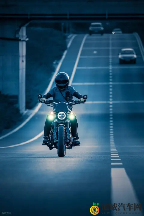 摩托车上高速，12省市政策突变！-1