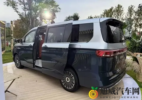 北汽锐胜M8中大型MPV即将预售，四种动力可选-1