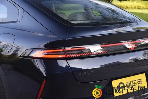 东风奕派eπ007+上市 标配激光雷达售1399万起-1