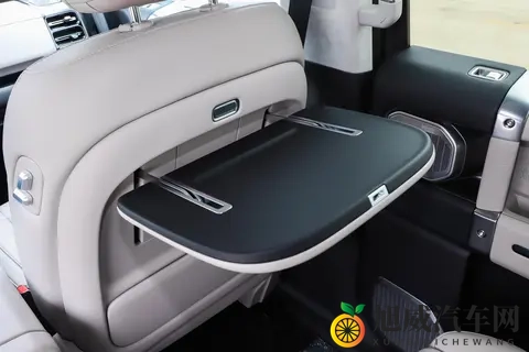 越野SUV 纵横 G700： 鲲鹏混动 IP68 防水， 硬核越野性能尊享体验解读-1