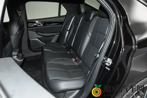 272马力+爱信8AT,提速65秒,限时1038万起,全新领克03如何?-1